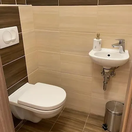 Zeenat With Balcony And Free Parking Apartment *