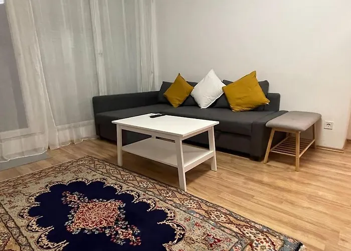 Zeenat With Balcony And Parking Apartmán Budapešť