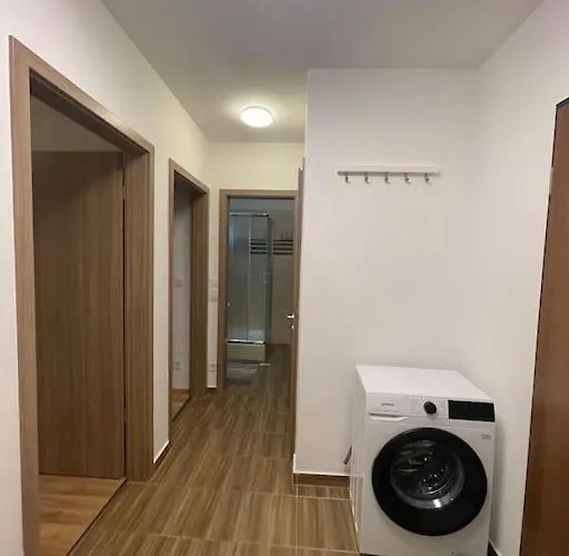 Apartmán Zeenat With Balcony And Parking